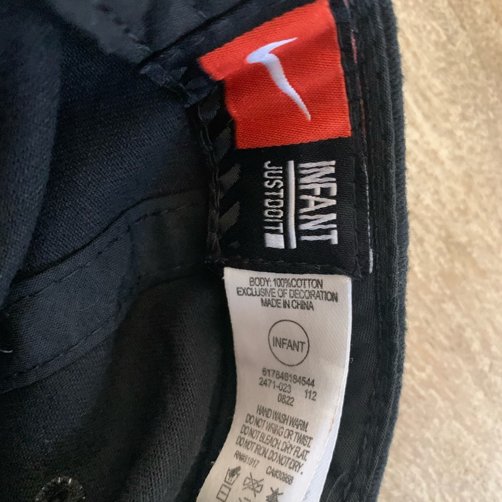 Infant Nike hat - Picture 3 of 4